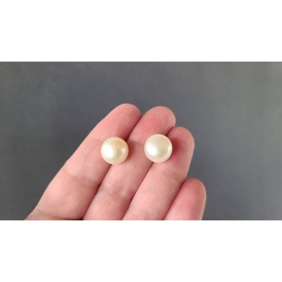 925 Pearl Stud Earrings - Picture 2 of 10